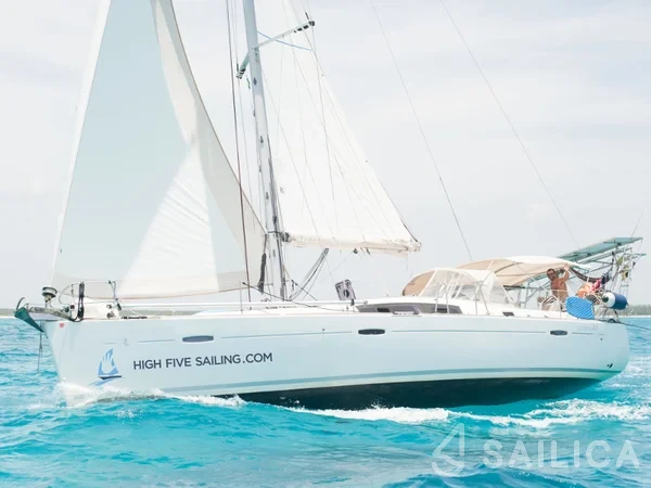 Oceanis 43 - Yacht Charter Sailica