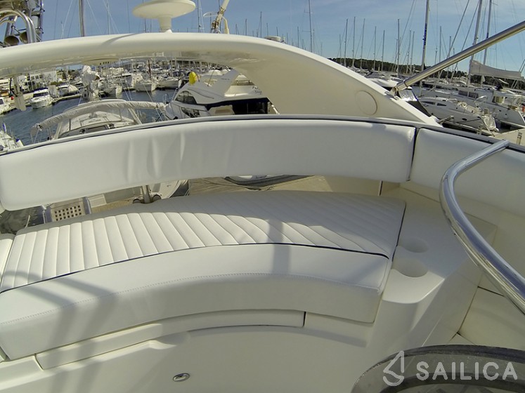 Phantom 50 - Yacht Charter Sailica