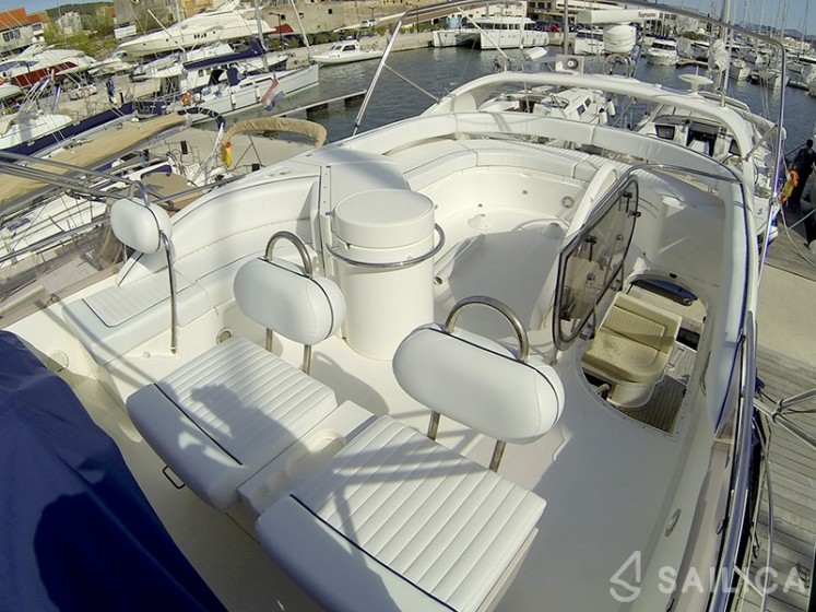 Phantom 50 - Yacht Charter Sailica