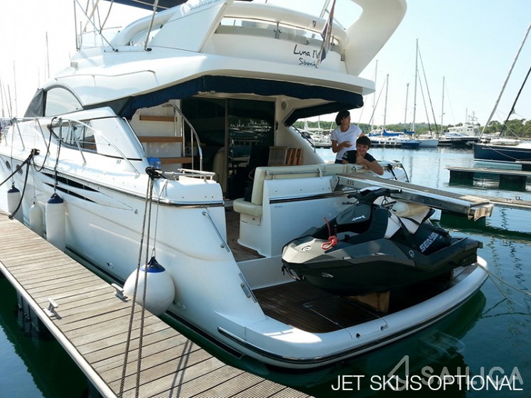 Phantom 50 - Yacht Charter Sailica