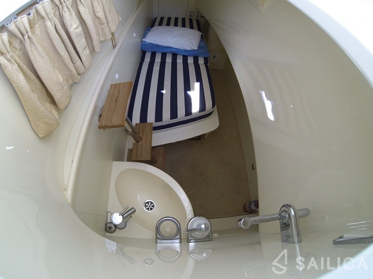 Phantom 50 - Yacht Charter Sailica