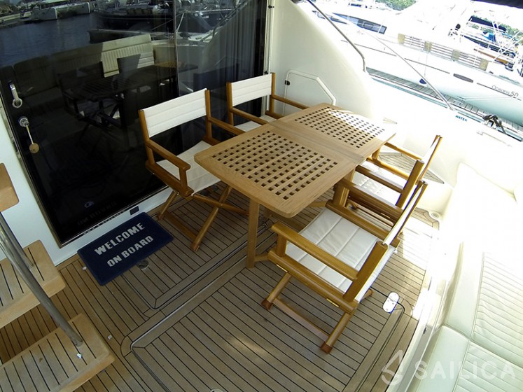 Phantom 50 - Yacht Charter Sailica