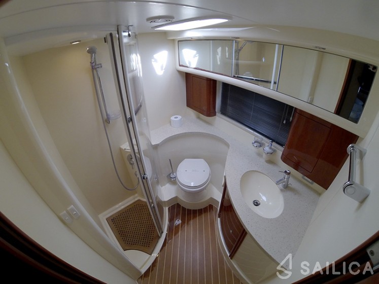Phantom 50 - Yacht Charter Sailica