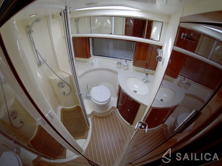 Phantom 50 - Yacht Charter Sailica