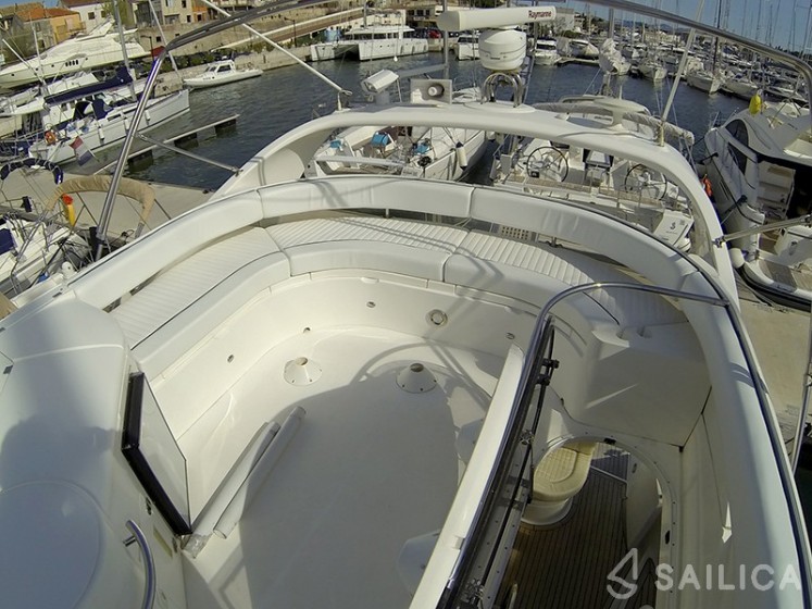 Phantom 50 - Yacht Charter Sailica