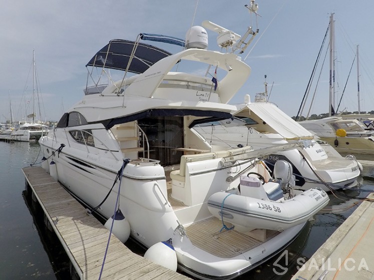 Phantom 50 - Yacht Charter Sailica