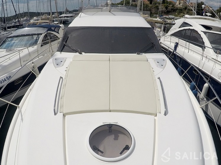 Phantom 50 - Yacht Charter Sailica