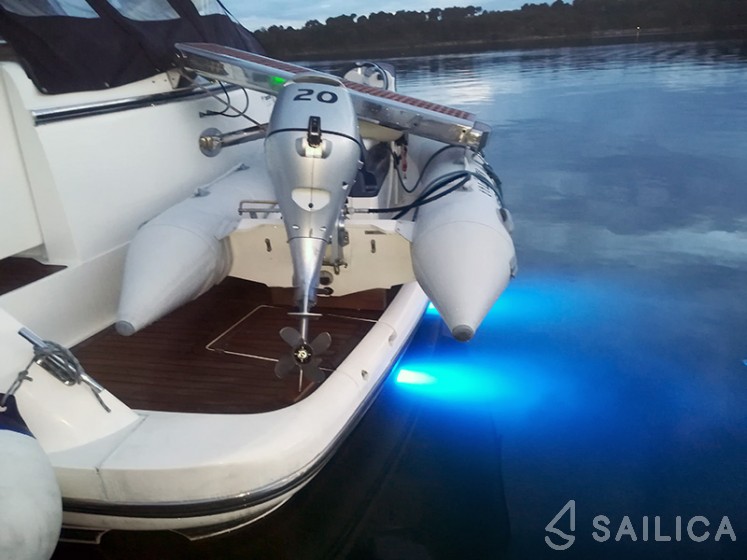 Phantom 50 - Yacht Charter Sailica