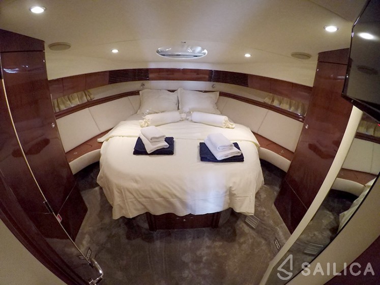 Phantom 50 - Yacht Charter Sailica