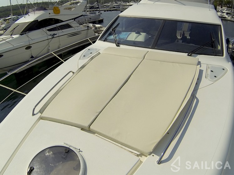 Phantom 50 - Yacht Charter Sailica