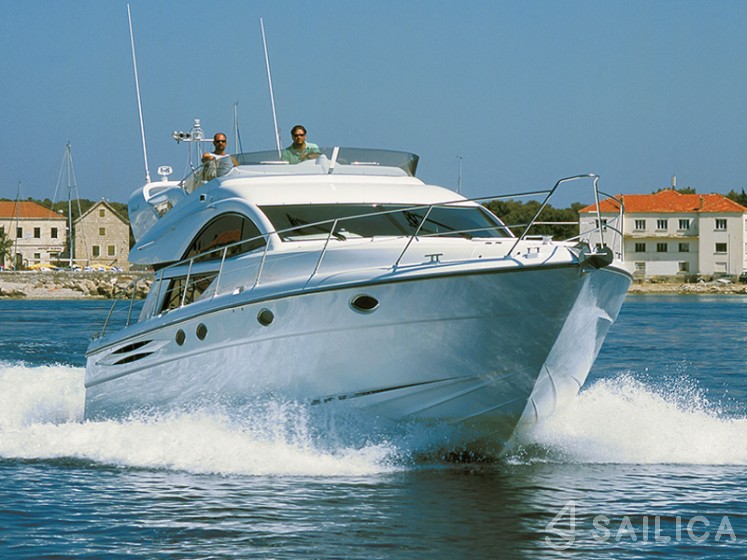 Phantom 50 - Yacht Charter Sailica