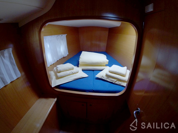 Lagoon 380 - Yacht Charter Sailica