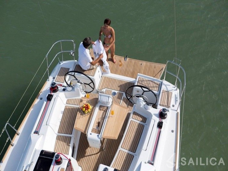 Sun Odyssey 419 - Yacht Charter Sailica