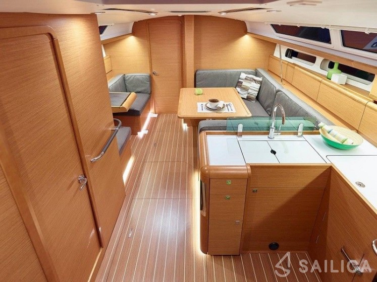 Sun Odyssey 419 - Yacht Charter Sailica