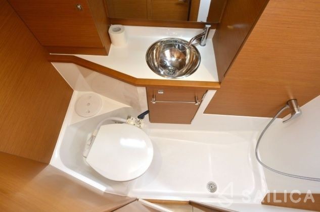 Sun Odyssey 419 - Yacht Charter Sailica