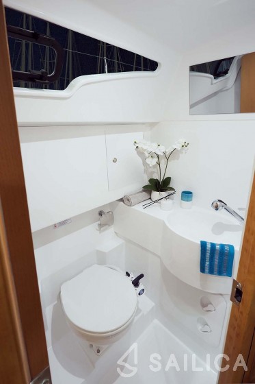 Sun Odyssey 419 - Yacht Charter Sailica