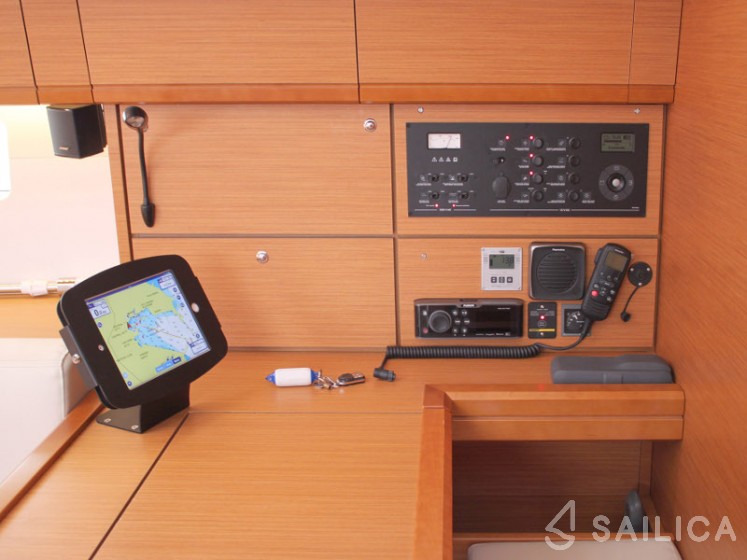 Jeanneau 54 - Yacht Charter Sailica
