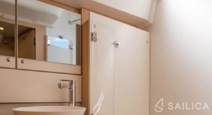 Jeanneau 54 - Yacht Charter Sailica