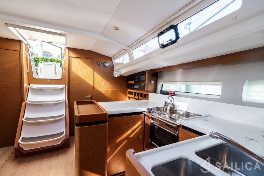 Sun Odyssey 440 - Yacht Charter Sailica