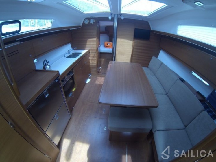 Dufour 382 GL - Yacht Charter Sailica