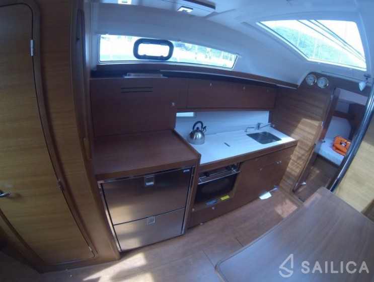 Dufour 382 GL - Yacht Charter Sailica