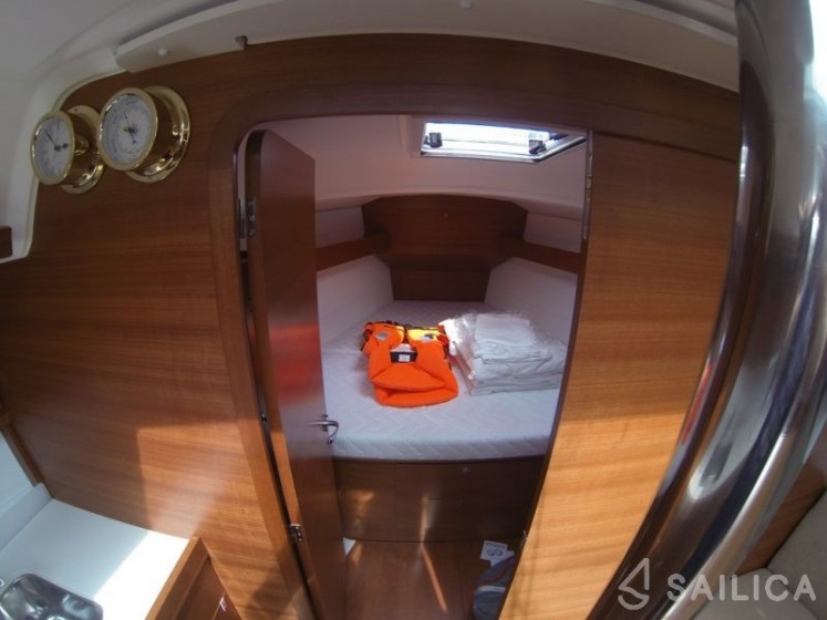 Dufour 382 GL - Yacht Charter Sailica