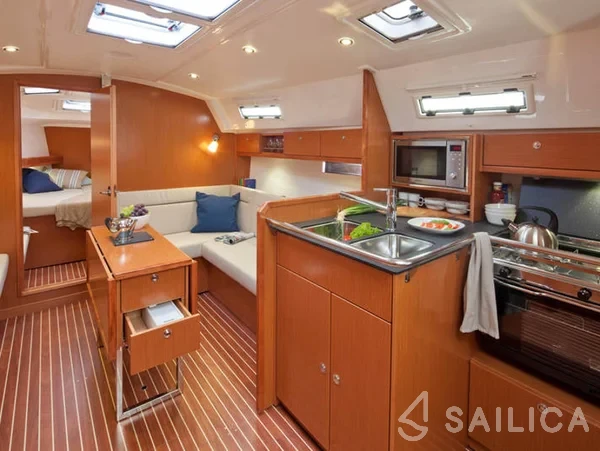 Bavaria 36 Cruiser - Yacht Charter Sailica
