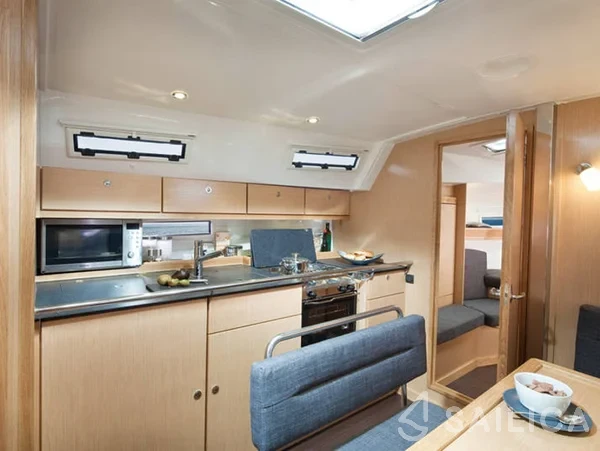 Bavaria 40 Cruiser - Yacht Charter Sailica