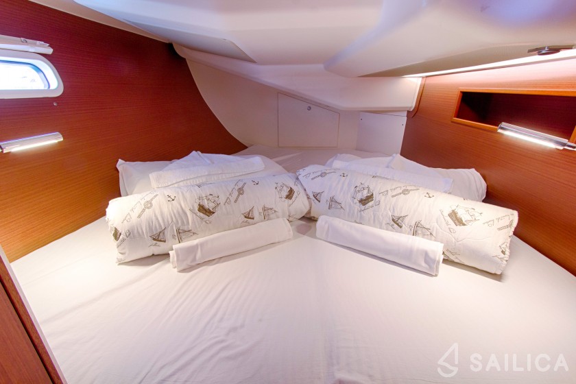 Hanse 455 - Yacht Charter Sailica