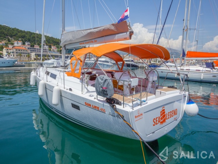 Hanse 455 - Yacht Charter Sailica
