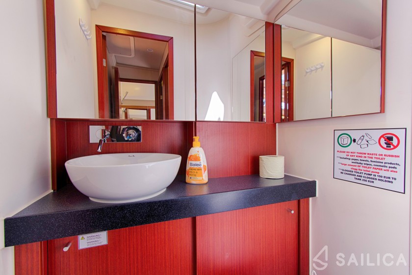 Hanse 455 - Yacht Charter Sailica