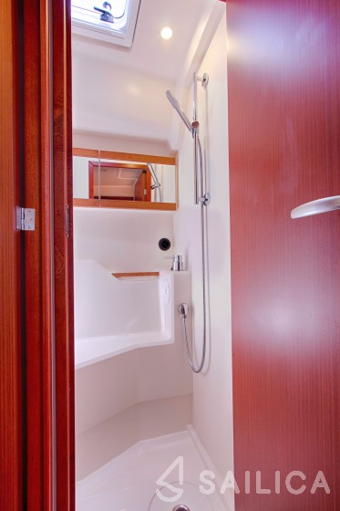 Hanse 455 - Yacht Charter Sailica