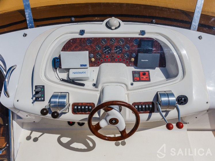 Fairline Squadron 65 - Yacht Charter Sailica