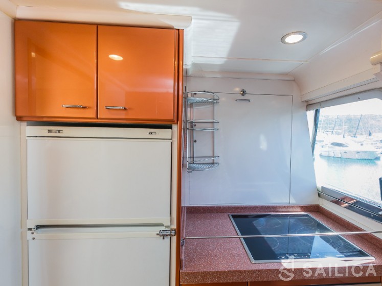 Fairline Squadron 65 - Yacht Charter Sailica