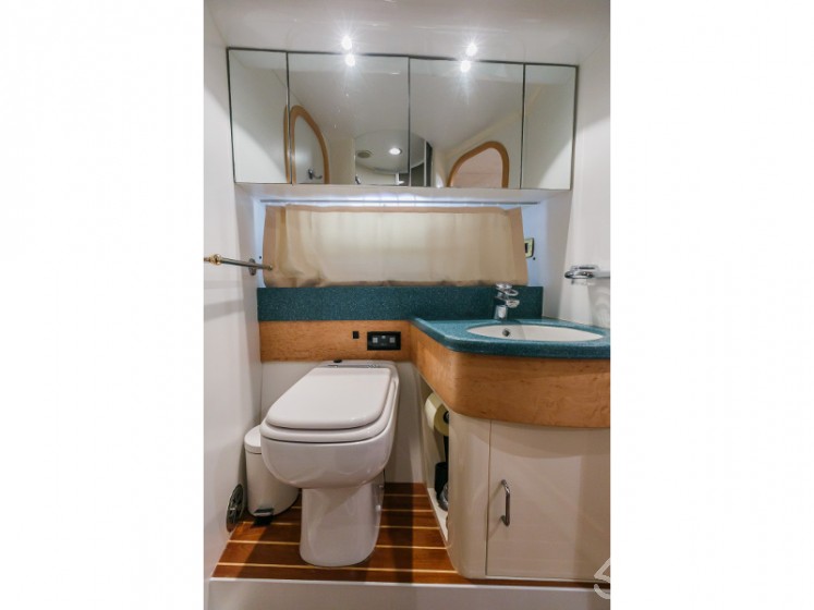 Fairline Squadron 65 - Yacht Charter Sailica