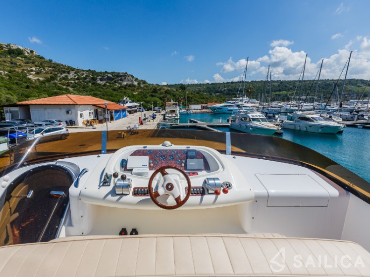 Fairline Squadron 65 - Yacht Charter Sailica