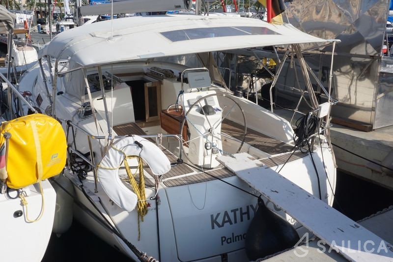 Bavaria 36 Cruiser - Yacht Charter Sailica