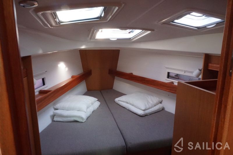 Bavaria 36 Cruiser - Yacht Charter Sailica