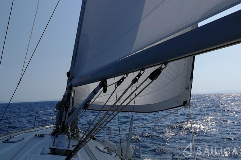 Bavaria 44 - Yacht Charter Sailica