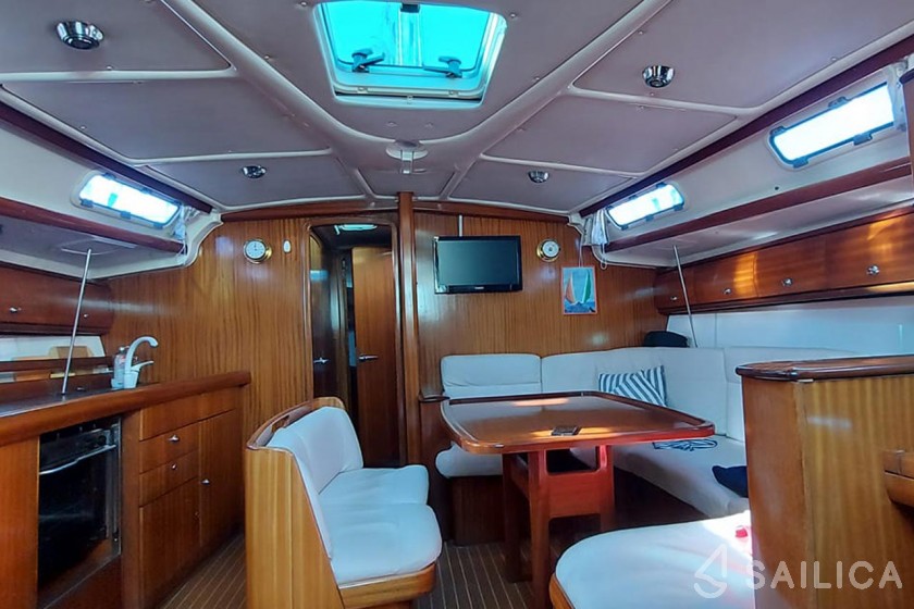 Bavaria 44 - Yacht Charter Sailica