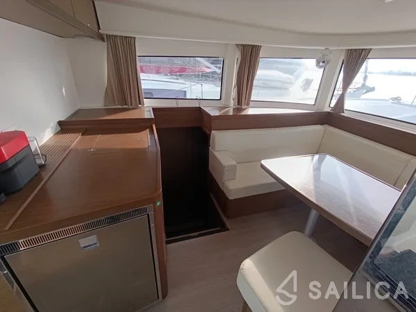 Lagoon 42 - Yacht Charter Sailica