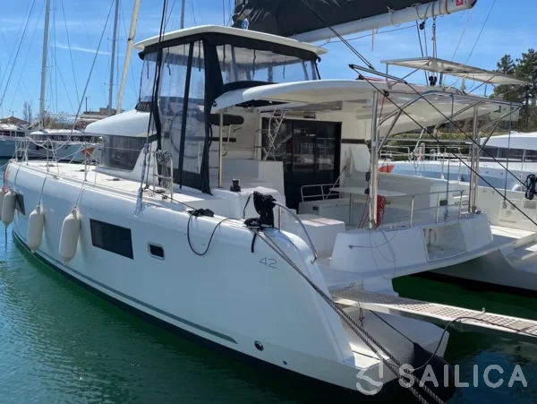 Lagoon 42 - Yacht Charter Sailica