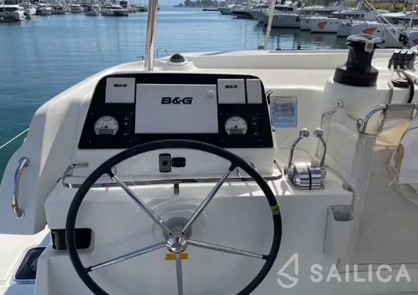 Lagoon 42 - Yacht Charter Sailica