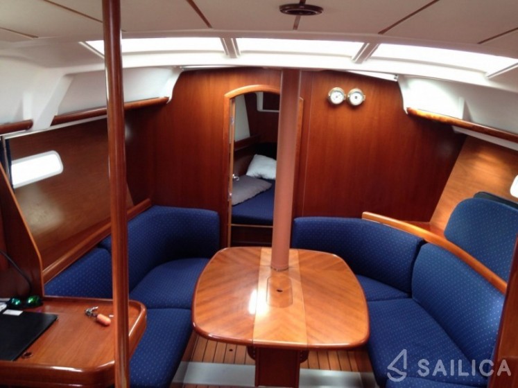 Oceanis 373 - Yacht Charter Sailica