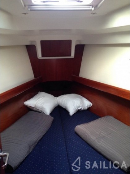 Oceanis 373 - Yacht Charter Sailica