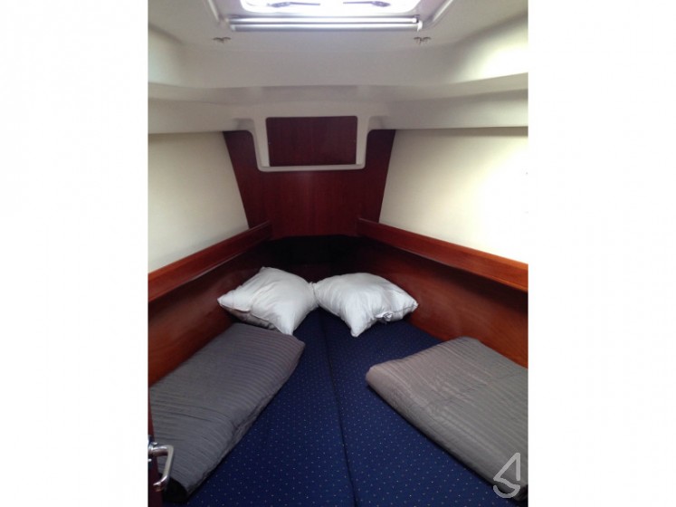 Oceanis 373 - Yacht Charter Sailica