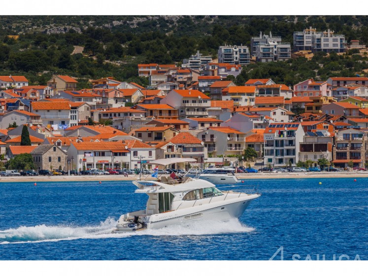 Prestige 36 Fly - Yacht Charter Sailica
