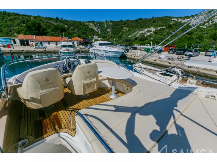 Prestige 36 Fly - Yacht Charter Sailica
