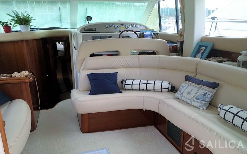Prestige 36 Fly - Yacht Charter Sailica