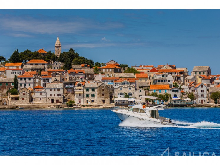 Prestige 36 Fly - Yacht Charter Sailica